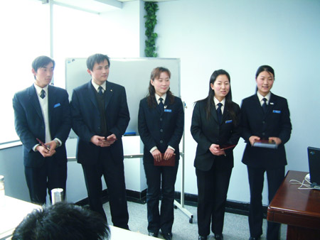 威龍公司2004年表彰暨2005年市場(chǎng)動(dòng)員大會(huì)召開(kāi)