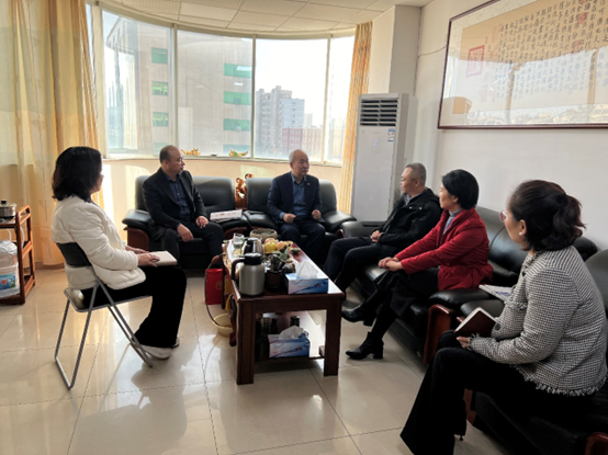 奎文區(qū)工信局王營(yíng)勃局長(zhǎng)率隊(duì)蒞臨威龍電子商務(wù)科技有限公司考察交流